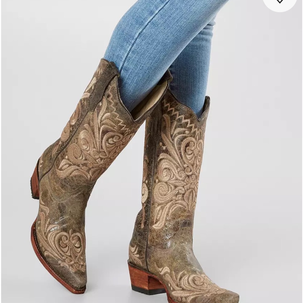 Circle G Tan and Brown Embroidered Heeled Boots - Picture 4 of 4